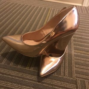 Gold wedges to DIE for!